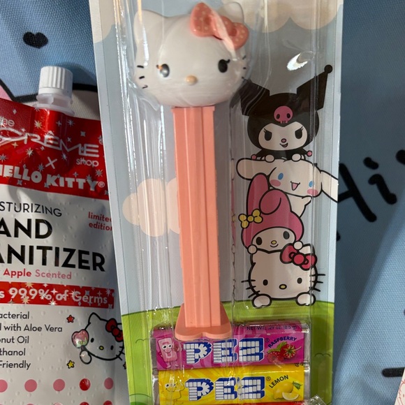 Hello Kitty Gift Set - Picture 3 of 15
